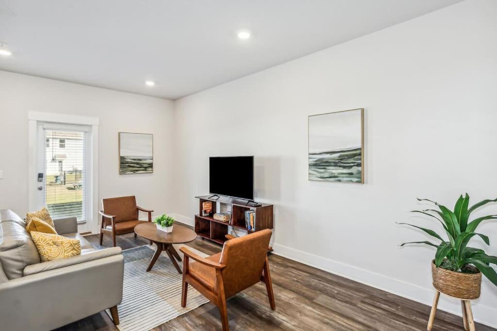 Luxury Townhome Near Downtown And Pensacola Beach Exterior photo