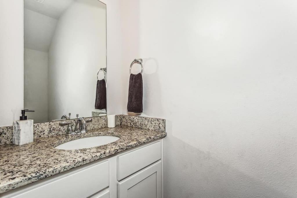 Luxury Townhome Near Downtown And Pensacola Beach Exterior photo