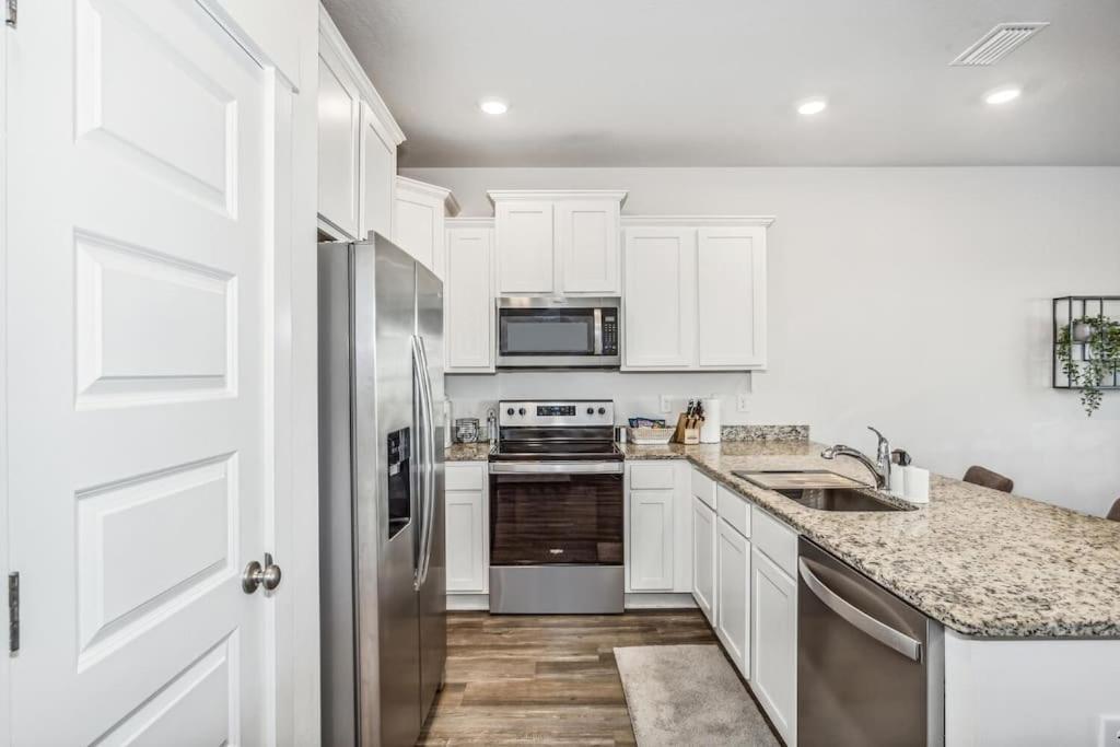 Luxury Townhome Near Downtown And Pensacola Beach Exterior photo
