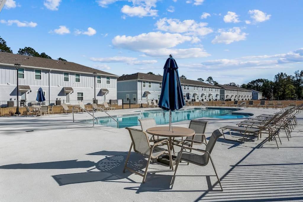 Luxury Townhome Near Downtown And Pensacola Beach Exterior photo